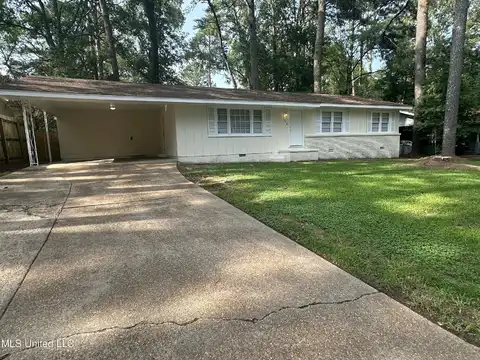 558 Daniel Circle, Jackson, MS 39212