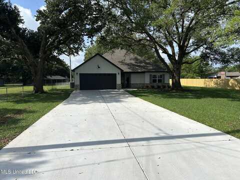 3076 Highland Avenue, Diberville, MS 39540