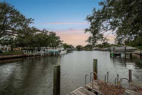 424 W DAVIS BOULEVARD, TAMPA, FL 33606