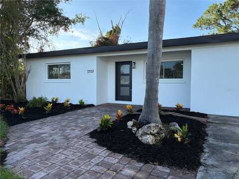 7703 GLENVIEW LANE, TAMPA, FL 33615