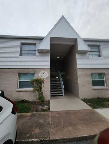 7210 N MANHATTAN AVENUE, TAMPA, FL 33614