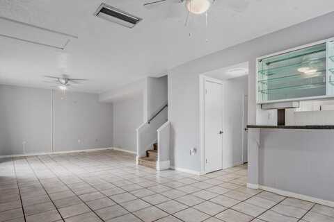 5641 ASHLEY OAKS DRIVE, TAMPA, FL 33617