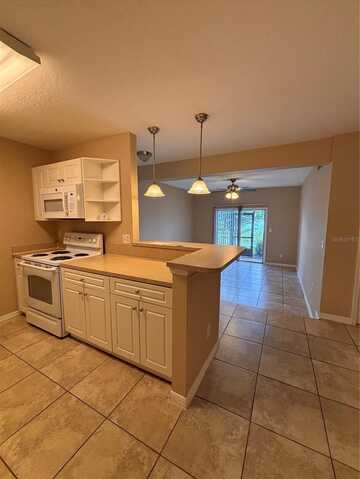 145 N PEARL LAKE CAUSEWAY, ALTAMONTE SPRINGS, FL 32714