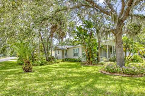 415 SIOUX BOULEVARD, OAK HILL, FL 32759