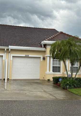 2202 GARDEN LAKE DRIVE, WINTER HAVEN, FL 33884