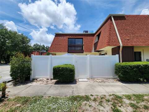 8114 OAK TRACE WAY, TAMPA, FL 33634