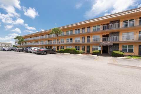 6400 46TH AVENUE N, KENNETH CITY, FL 33709
