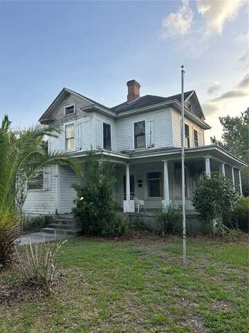 110 S TROWELL AVENUE, UMATILLA, FL 32784