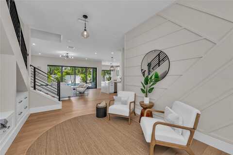2425 FLOYD STREET, SARASOTA, FL 34239
