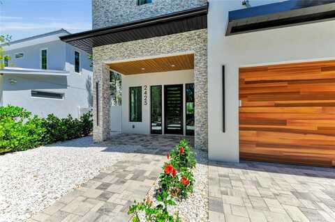 2425 FLOYD STREET, SARASOTA, FL 34239