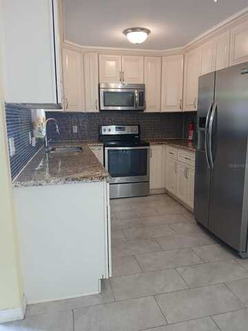 9804 N 53RD STREET, TEMPLE TERRACE, FL 33617