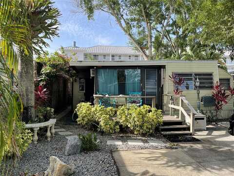 21045 LAZY DAYS CIRCLE, LUTZ, FL 33558