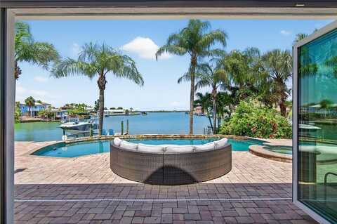 511 ISLAND WAY, CLEARWATER BEACH, FL 33767