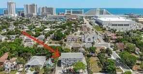 208 N HALIFAX AVENUE, DAYTONA BEACH, FL 32118