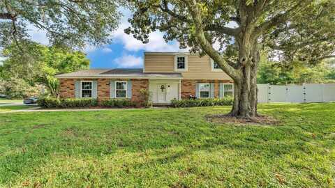 1910 CLUBHOUSE ROAD, LAKELAND, FL 33813