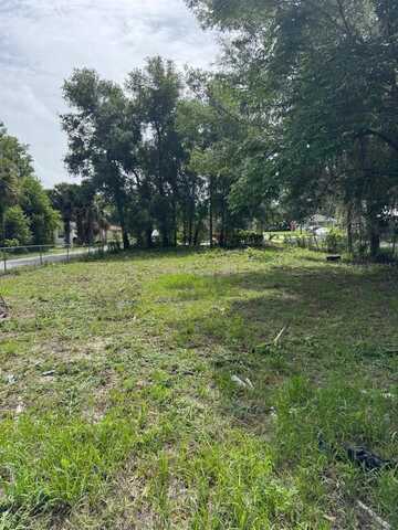 W LISBON PARKWAY, DELAND, FL 32720