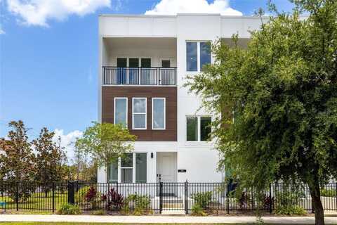 121 E WARREN AVENUE, TAMPA, FL 33602