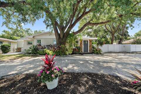 1019 S TUTTLE AVENUE, SARASOTA, FL 34237