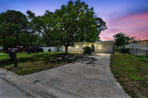 7704 TANGLEWOOD LANE, TAMPA, FL 33615