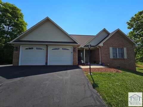 283 Governor's Ln, Martinsville, VA 24112