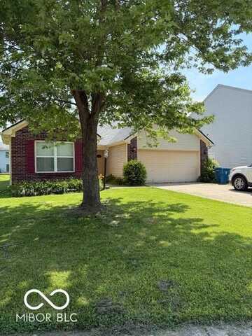 8113 Maple Stream Lane, Indianapolis, IN 46217