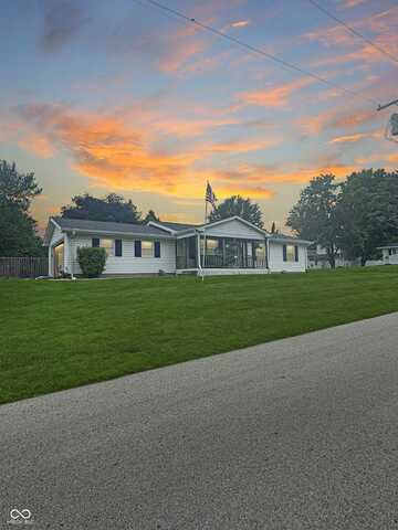102 Doe Creek Drive, Cloverdale, IN 46120