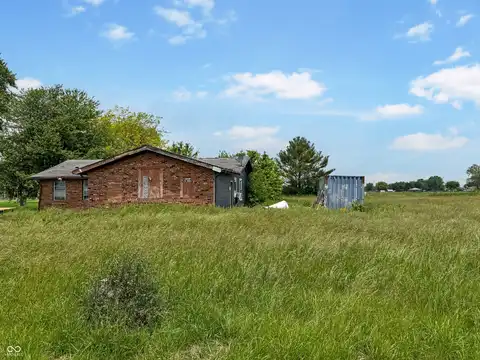2074 W 300 S, Shelbyville, IN 46176