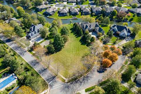 887 Box Turtle Court, Columbus, IN 47201