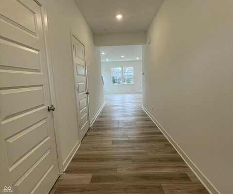 6852 Orchard Run Circle, Whitestown, IN 46075