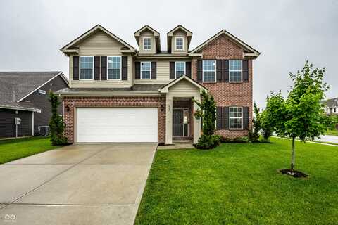 647 Albermarle Drive, Pittsboro, IN 46167