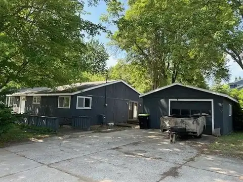 3300 Aaron, Midland, MI 48640