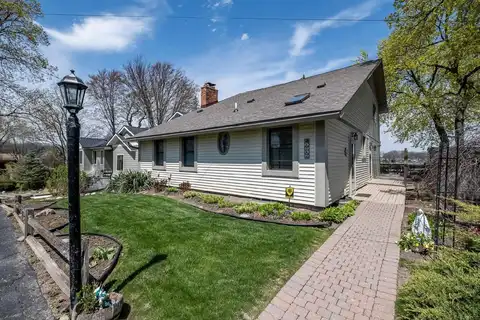 4040 Lark, Waterford, MI 48328
