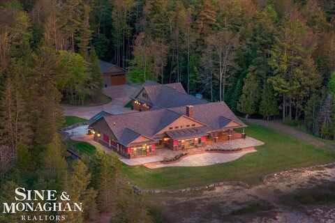 950 N Lake Huron Shore, Harrisville, MI 48740