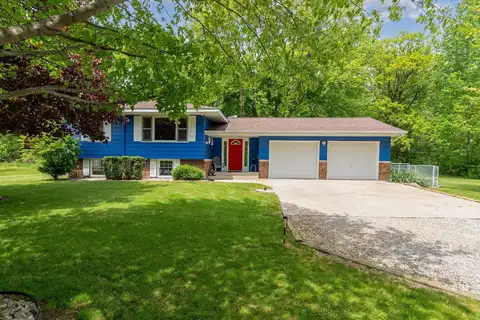1825 E Chippewa River, Midland, MI 48640