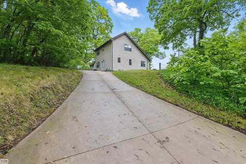 3620 Lakeshore, Lapeer, MI 48446