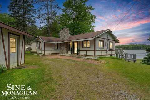 2727 Horseshoe Lake, West Branch, MI 48661