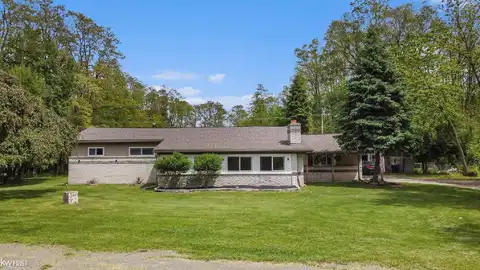 1590 W Rolston, Linden, MI 48451
