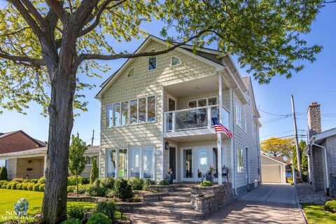 22680 Wildwood, Saint Clair Shores, MI 48081