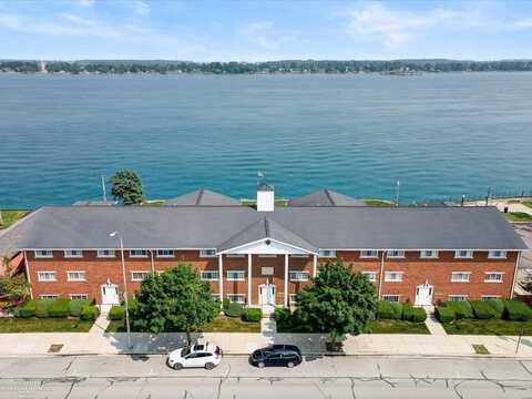 155 S Water, Marine City, MI 48939