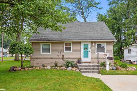 724 Columbia, Algonac, MI 48001