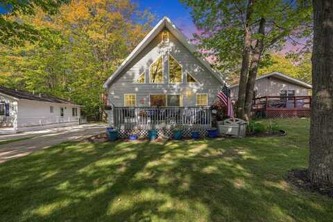 8735 Blackberry, Port Austin, MI 48467