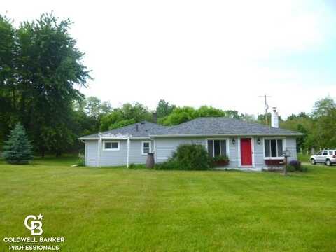 7672 Kitchen, Goodells, MI 48027