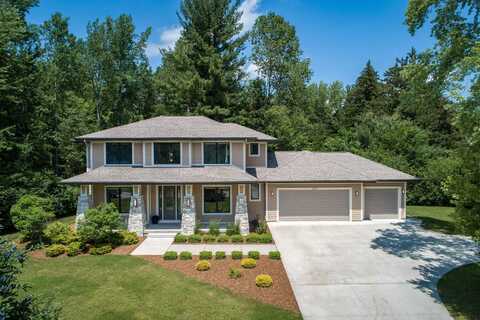 2985 E Iron Woods, Midland, MI 48642