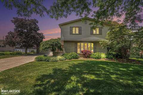 32049 Newcastle, Warren, MI 48093