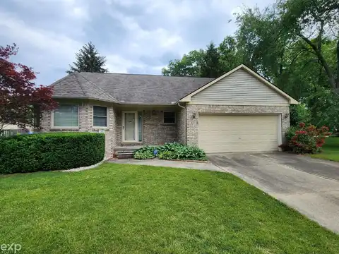 837 Hidden Terrace, Waterford, MI 48327