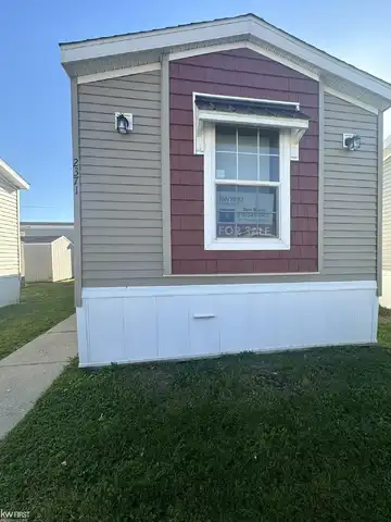 2371 Maple, Fenton, MI 48430