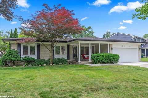 2096 Highbury, Troy, MI 48085