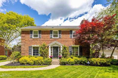 950 S Oxford, Grosse Pointe Woods, MI 48236