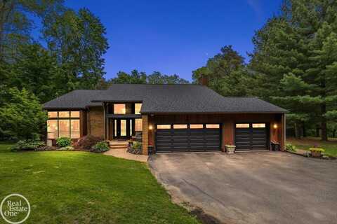 58070 Cyrenus, Washington, MI 48094