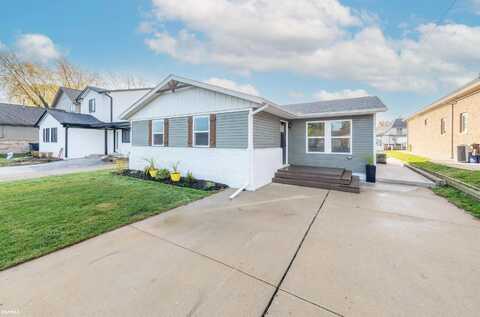 38228 Huron Pointe, Harrison, MI 48045